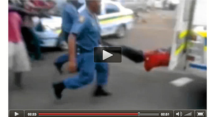 Cops drag man to his death – for stopping traffic