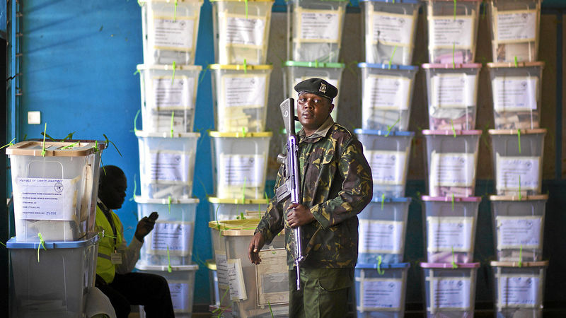 Somalia demands Kenyan troops leave southern port