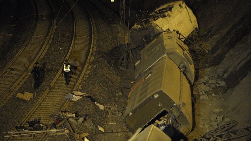 Spain: 77 dead in worst train crash in decades