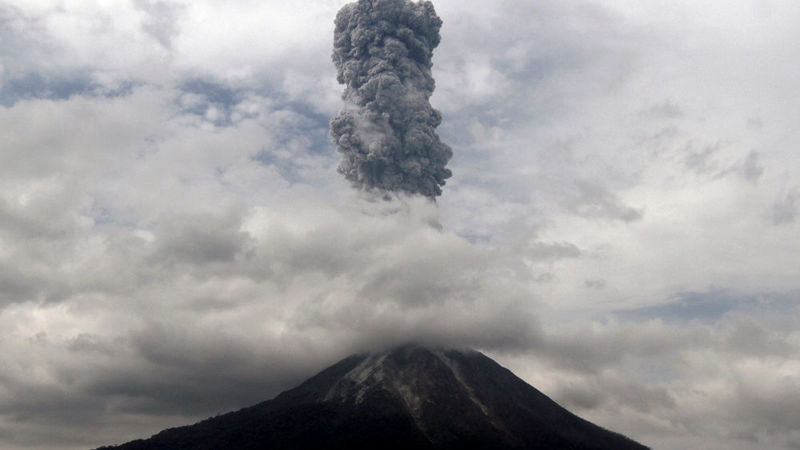 Volcanic Ash Cloud Grounds Australian Planes