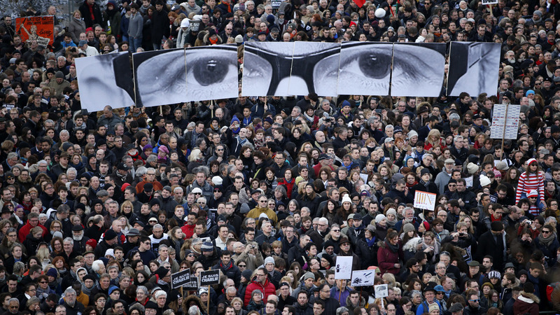 Abbas, Netanyahu march in historic Paris rally