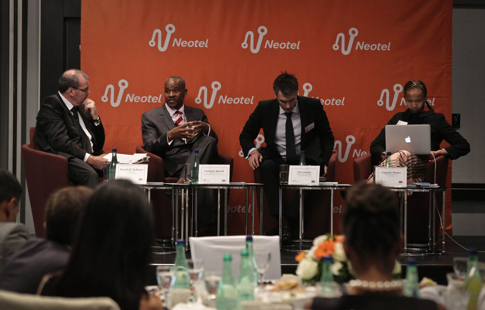 Moderator at the Neotel-sponsored Mail & Guardian Business Breakfast David O’ Sullivan with panellists Lumkile Mondi