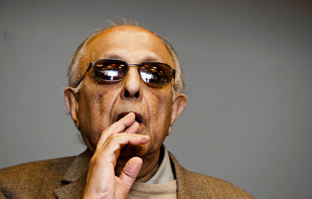 Ahmed Kathrada to back Gordhan up in court