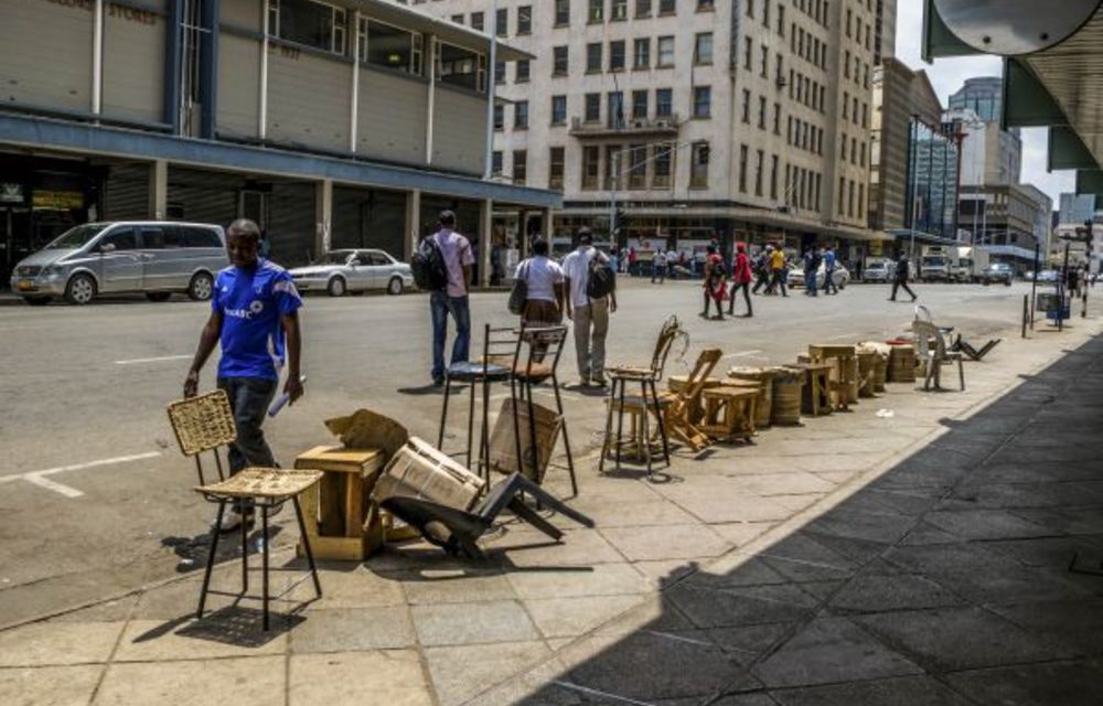 Informal currency traders do a roaring trade in Harare