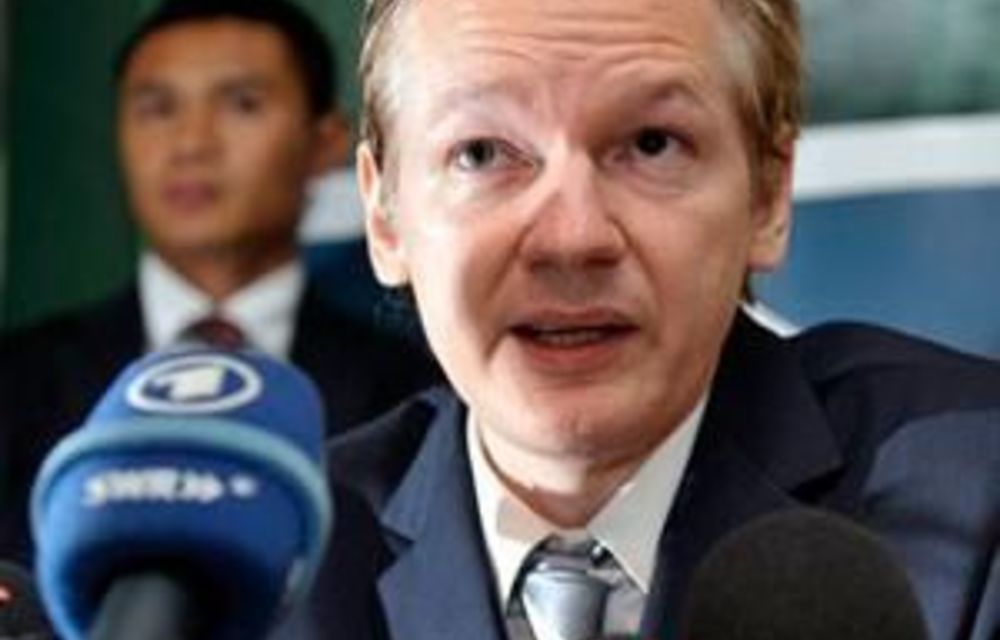 Assange Grumbles About Unofficial 'autobiography'