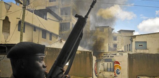 At least five Kenyan police officers were killed in an attack on a region bordering Somalia.