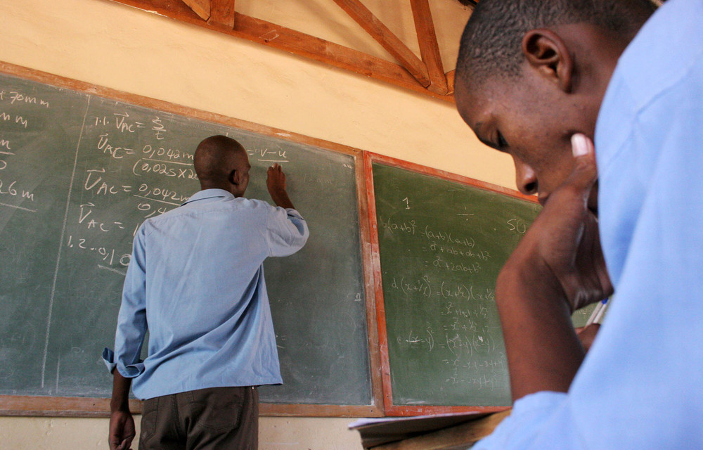 Vetting lapse puts pupils at risk