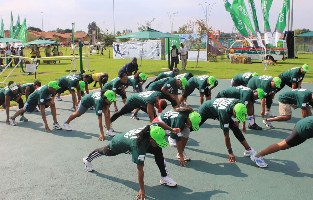 Open-air gyms help everyone exercise