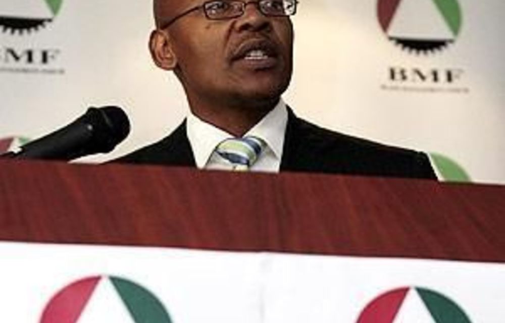 Manyi warns of impersonators on Twitter
