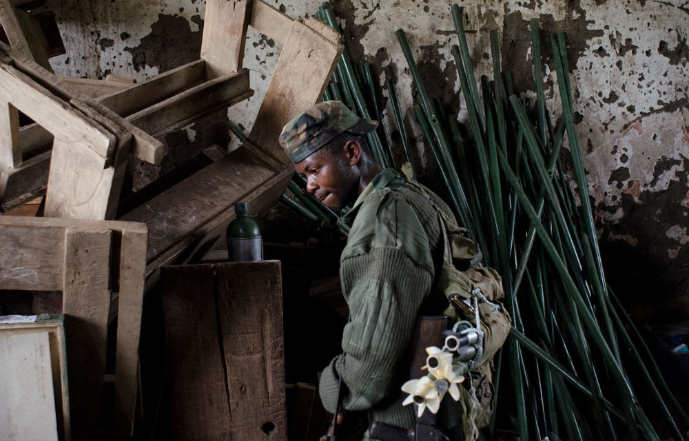 Rebel fighters in the Democratic Republic of Congo have seized control of three towns in the country's east