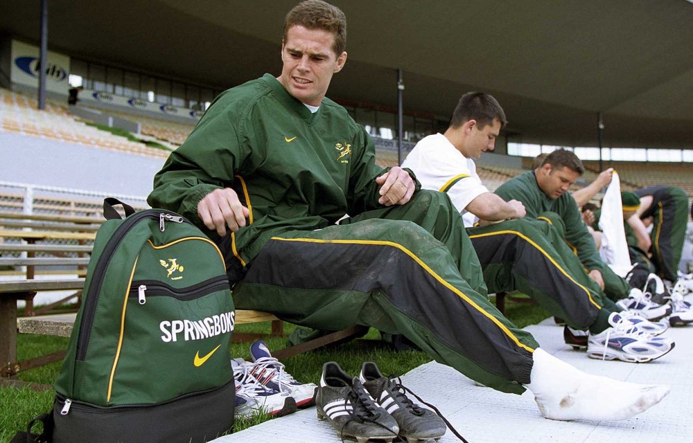 South Africa's loose forward Rassie Erasmus prepares for their final training session at Jade Stadium July 21 2000