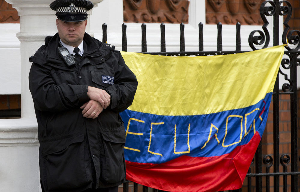 Ecuadoran minister laughs off Assange charges