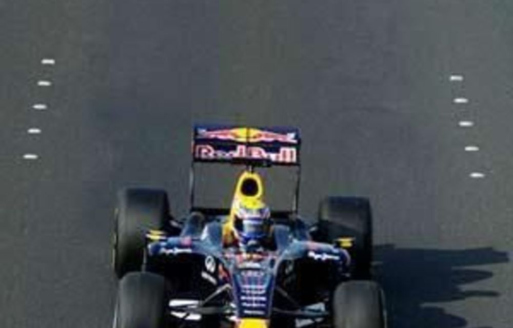 Red Bull says Webber will stay in 2012