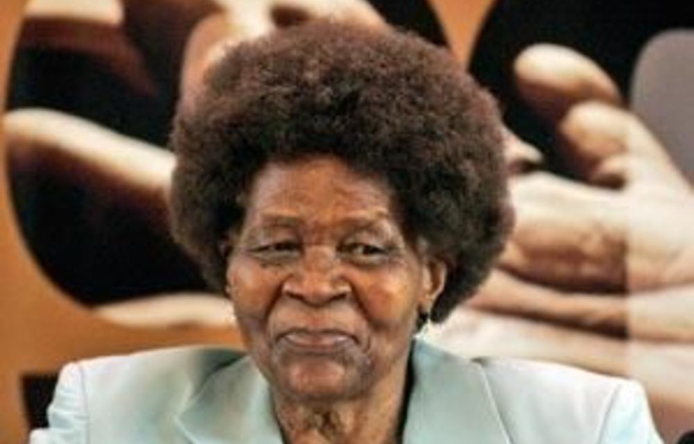 Mourners Pour Into Sisulu Home