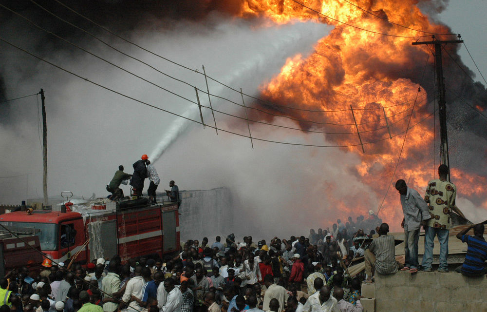 Nearly 100 killed in Nigeria oil tanker blaze