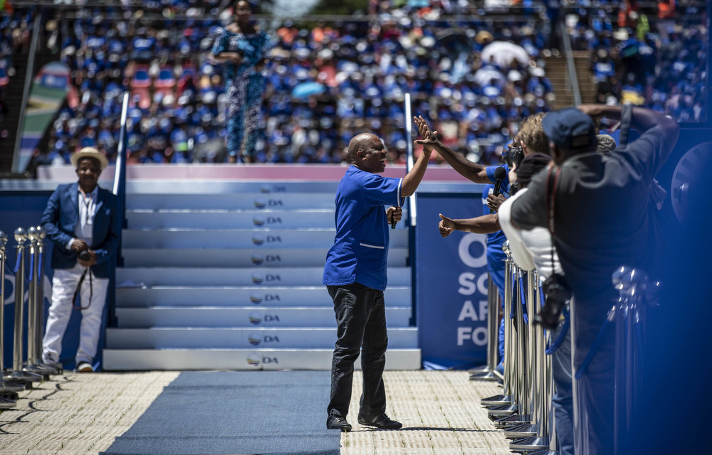 ANC and DA try to gain upper hand in municipal stalemate