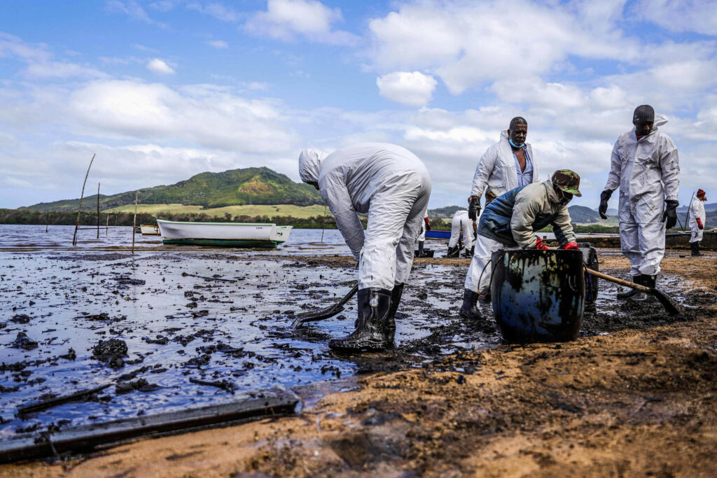 Image: Topshot Mauritius Environment Disaster Oil