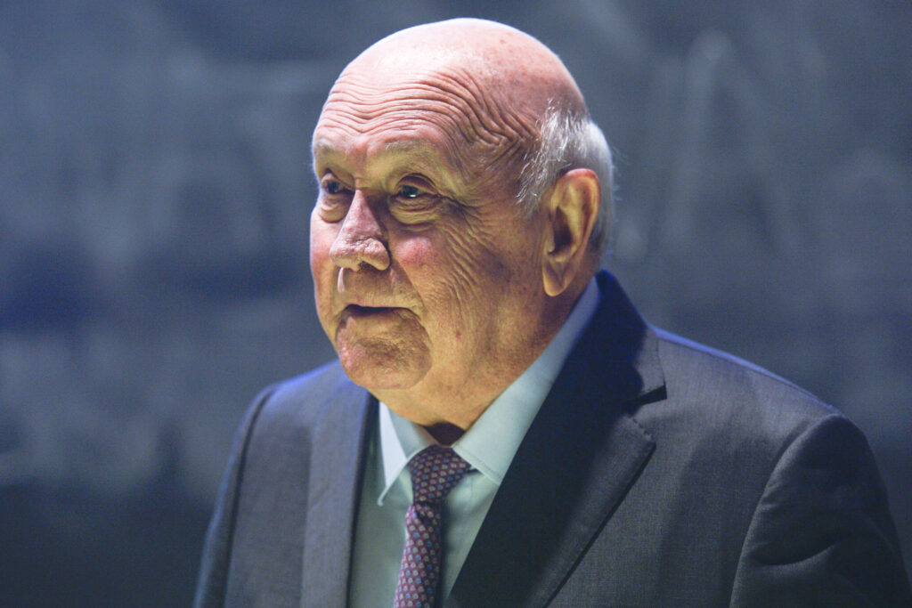 Dublin: Fw De Klerk Addresses The Trinity College Law Society