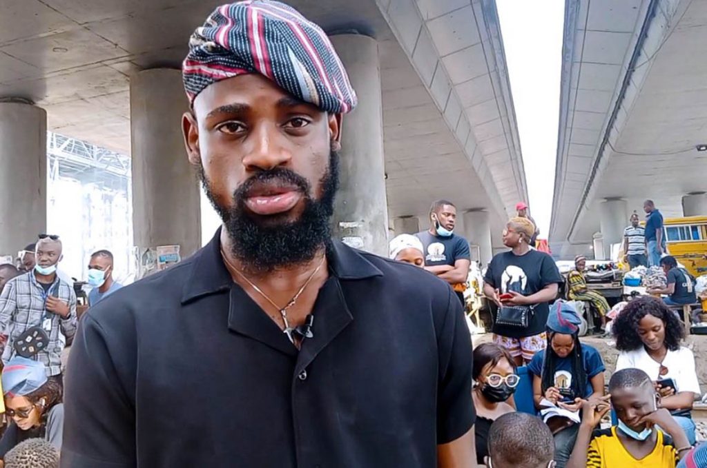 Nigerian chess champ lifts the lives of teenagers living under a bridge