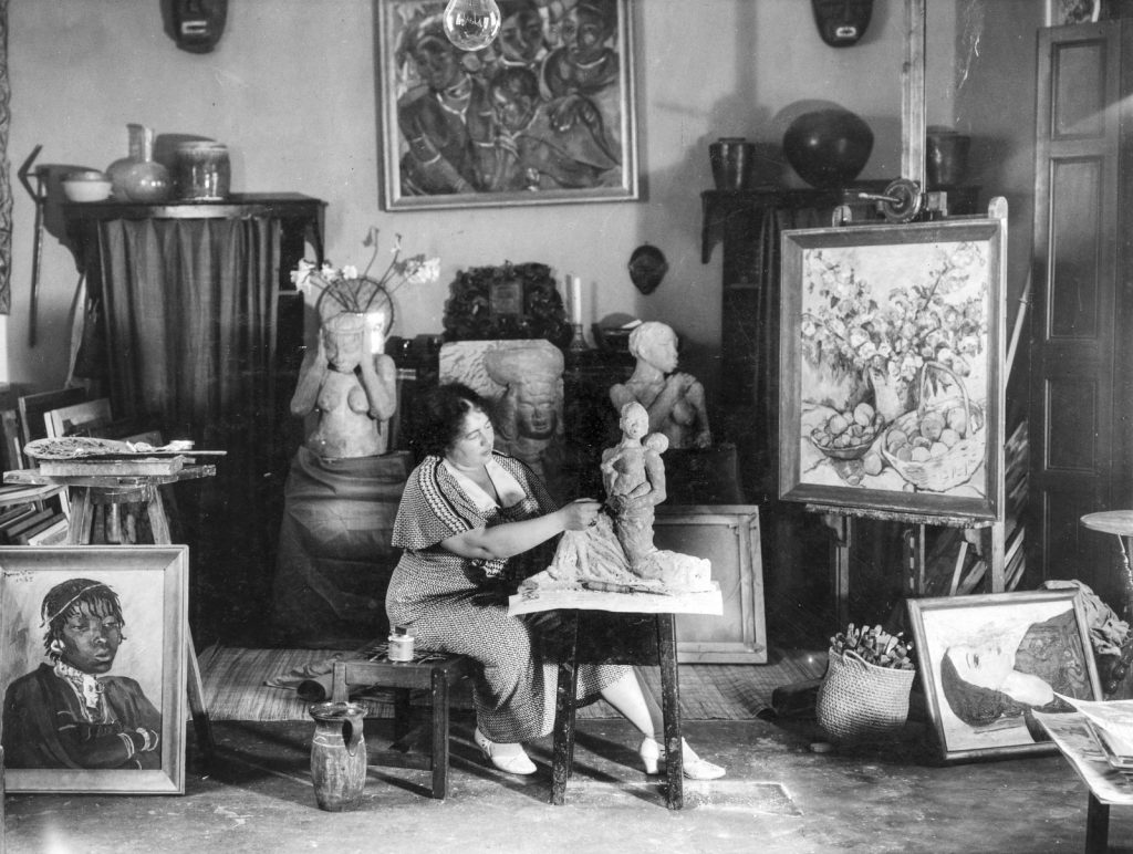 Irmasterninherstudioatthefirs,capetown,1936,nationallibraryofsouthafrica