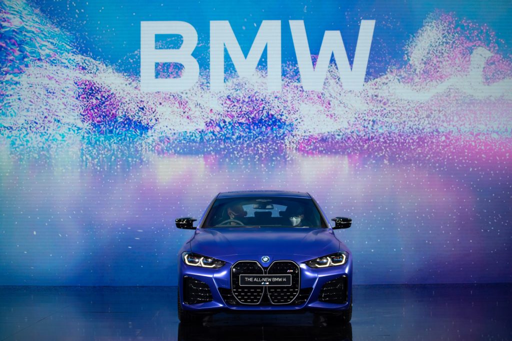 BMW i4 M50 and iX3 officially in South Africa