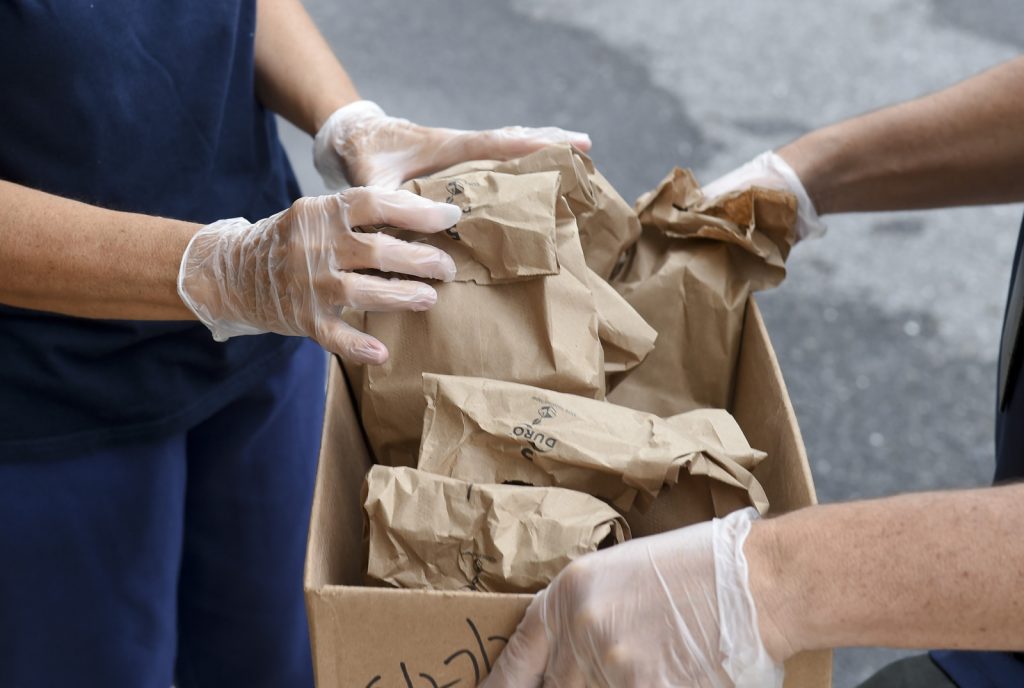 Schoolchildren deserve free lunch