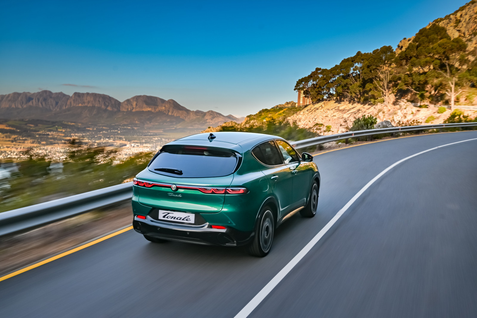Alfa Romeo Tonale: A hybrid of practical and dynamic
