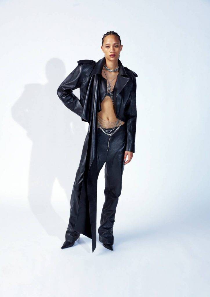 2007-HENRICK-A4-PR-Lookbook-Portrait-Image-women-300ppi_07