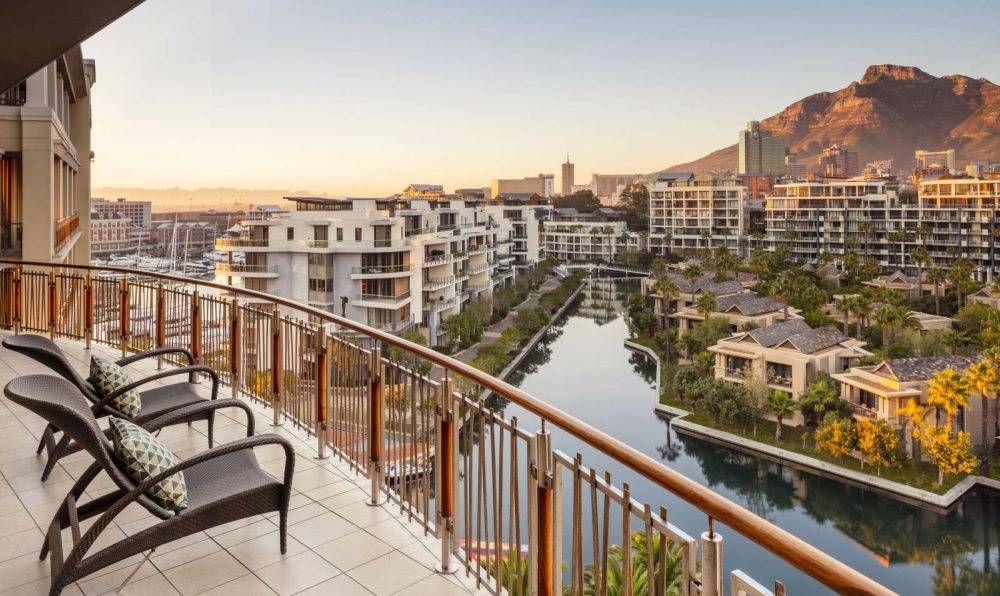 OO_CapeTown_Exterior_Suite_Balcony_View_Wide_2521-HDR_MASTER