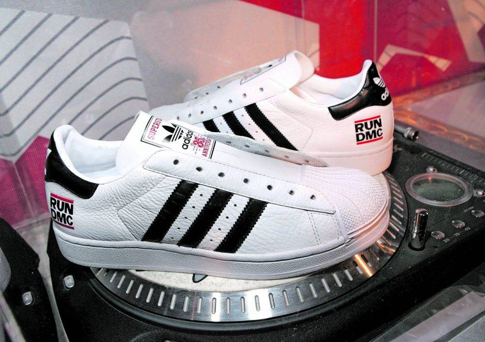 sneakers1