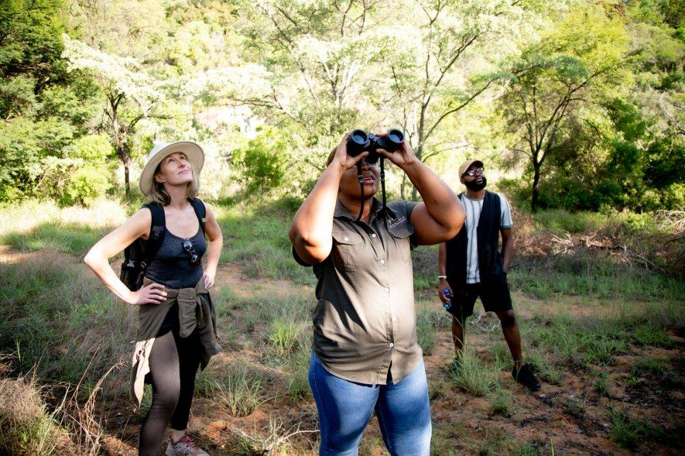 Lizzy & Birdwatching (1) (2)