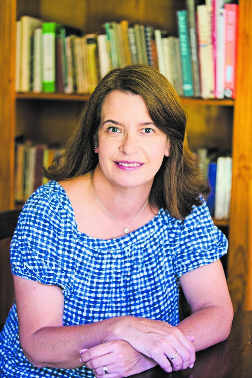 Fiona Snyckers Author Photo By Jeanette Verster (1)