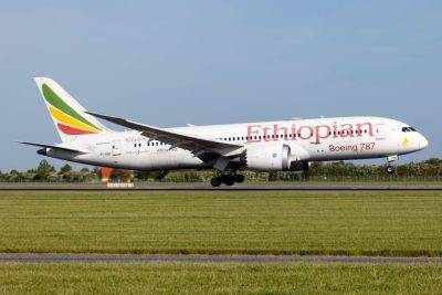 An Ethiopian Airlines Boeing 787 8 Dreamliner Landing At