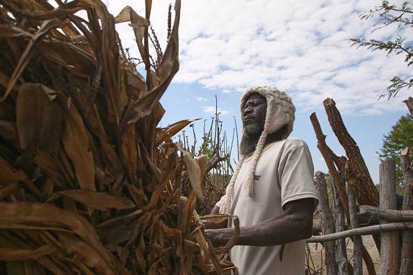 Drought leaves Zimbabwe’s Kapotesa dam dry, villagers struggle for survival