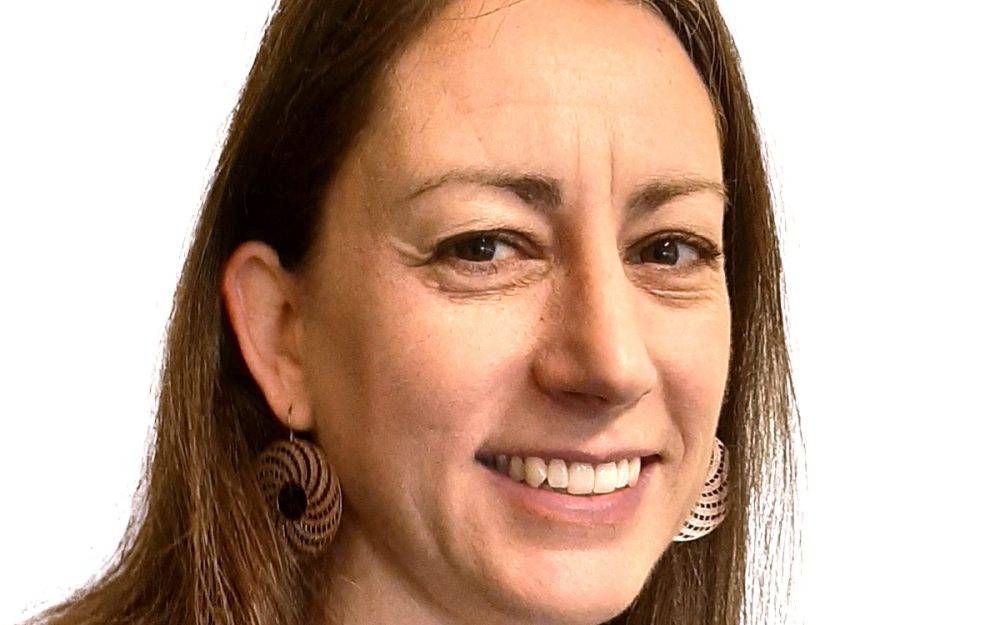 20 Dr Rosalind Skelton
