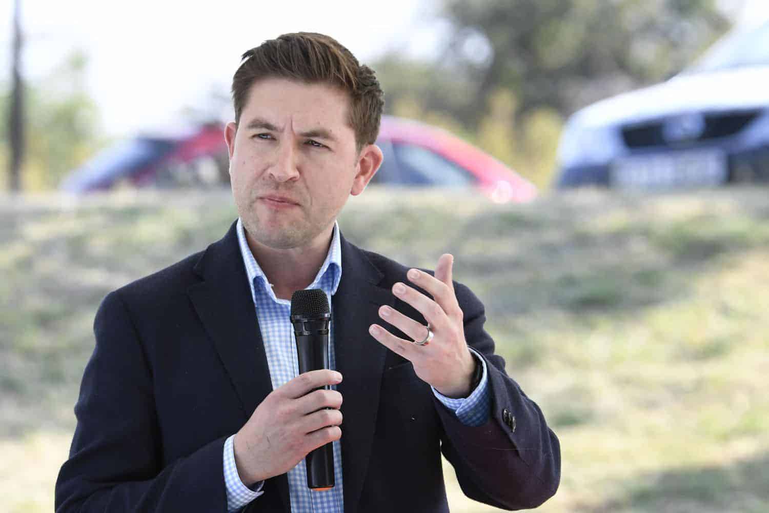 Workers celebrate as Cilliers Brink is ousted as Tshwane mayor – The