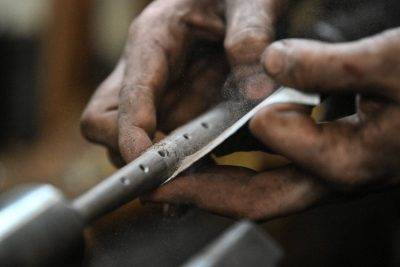 Handmade Highland bagpipes face decline as mass production takes over