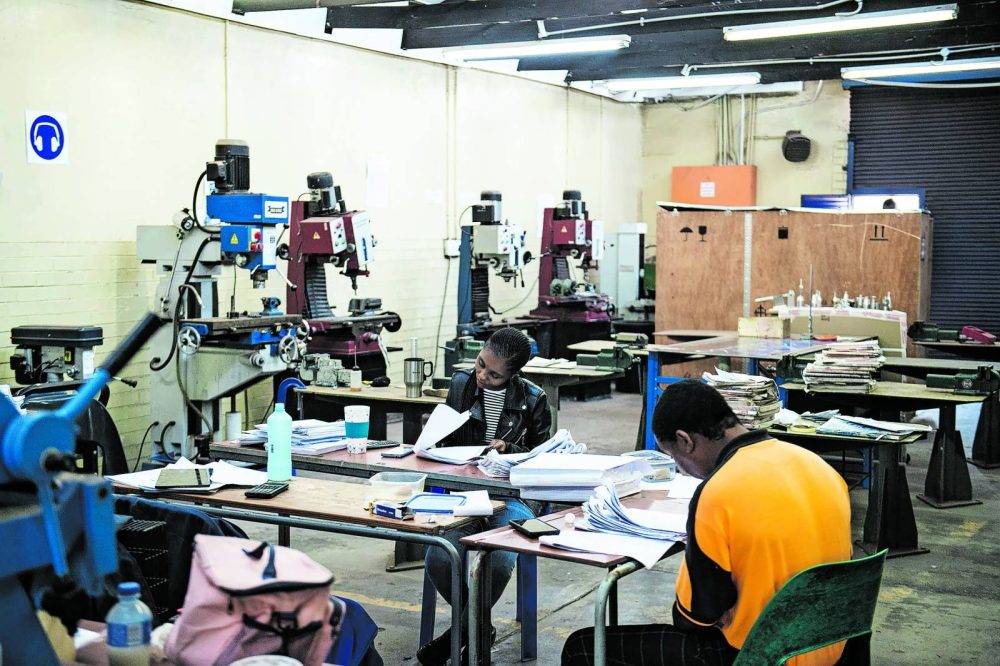 Katlehong Engineering School 9146 Dv (1)