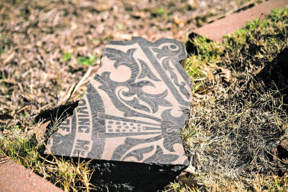 Cemetery 7642 Dv 1