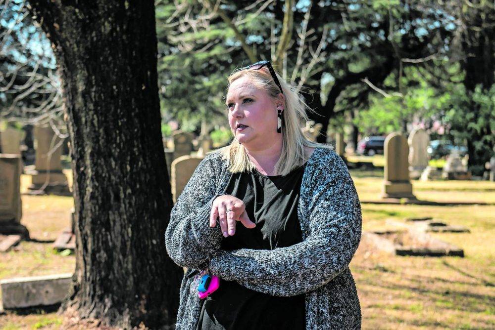 Cemetery 7803 Dv