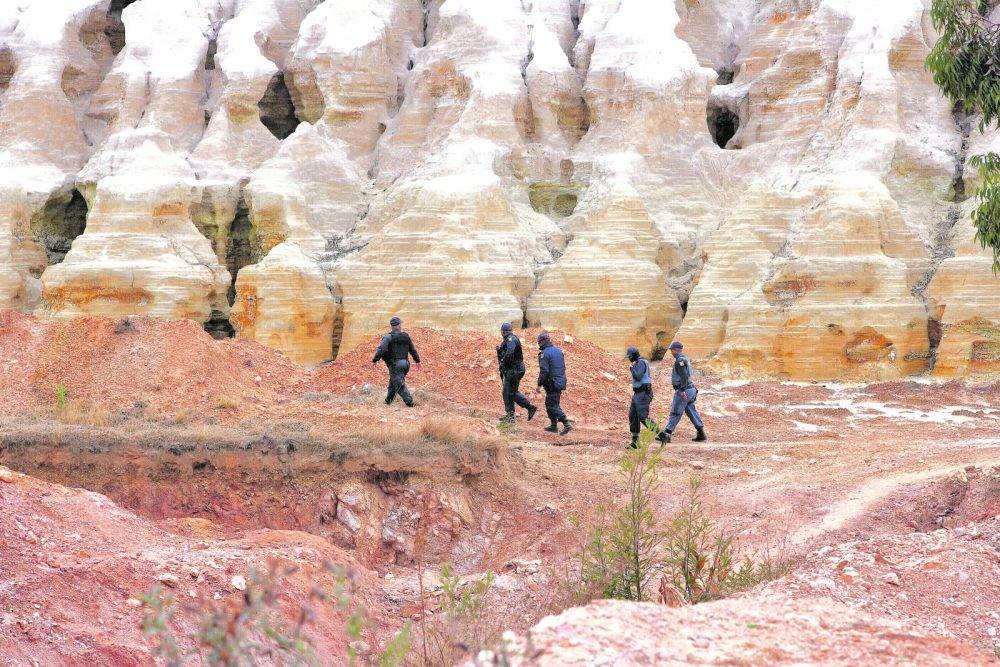 ‘I’m fighting for my sons’ lives,’ says father of trapped illegal miners in Krugersdorp