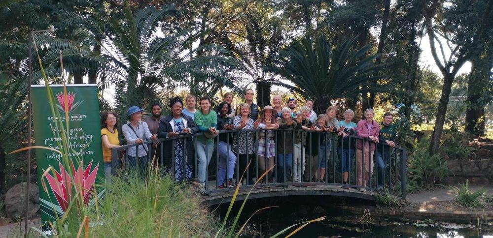 Upstaffmembers,volunteersfromthebotanicalsocietyofsaandthejoburgsucculentsocietyandtutinterns.photocreditrichardhay