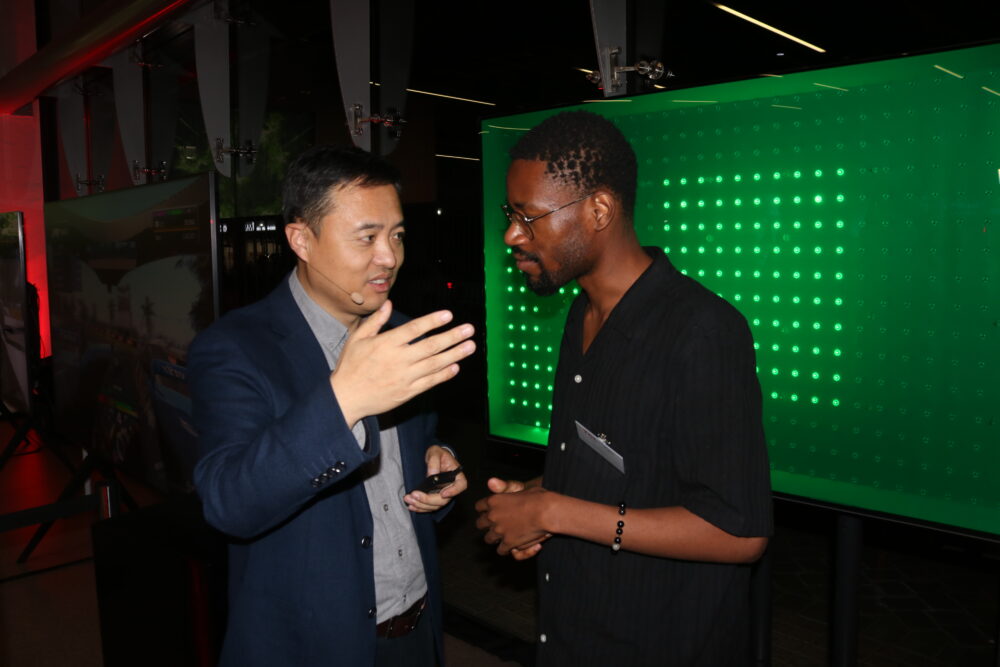 Mike Chen And Guest (1)