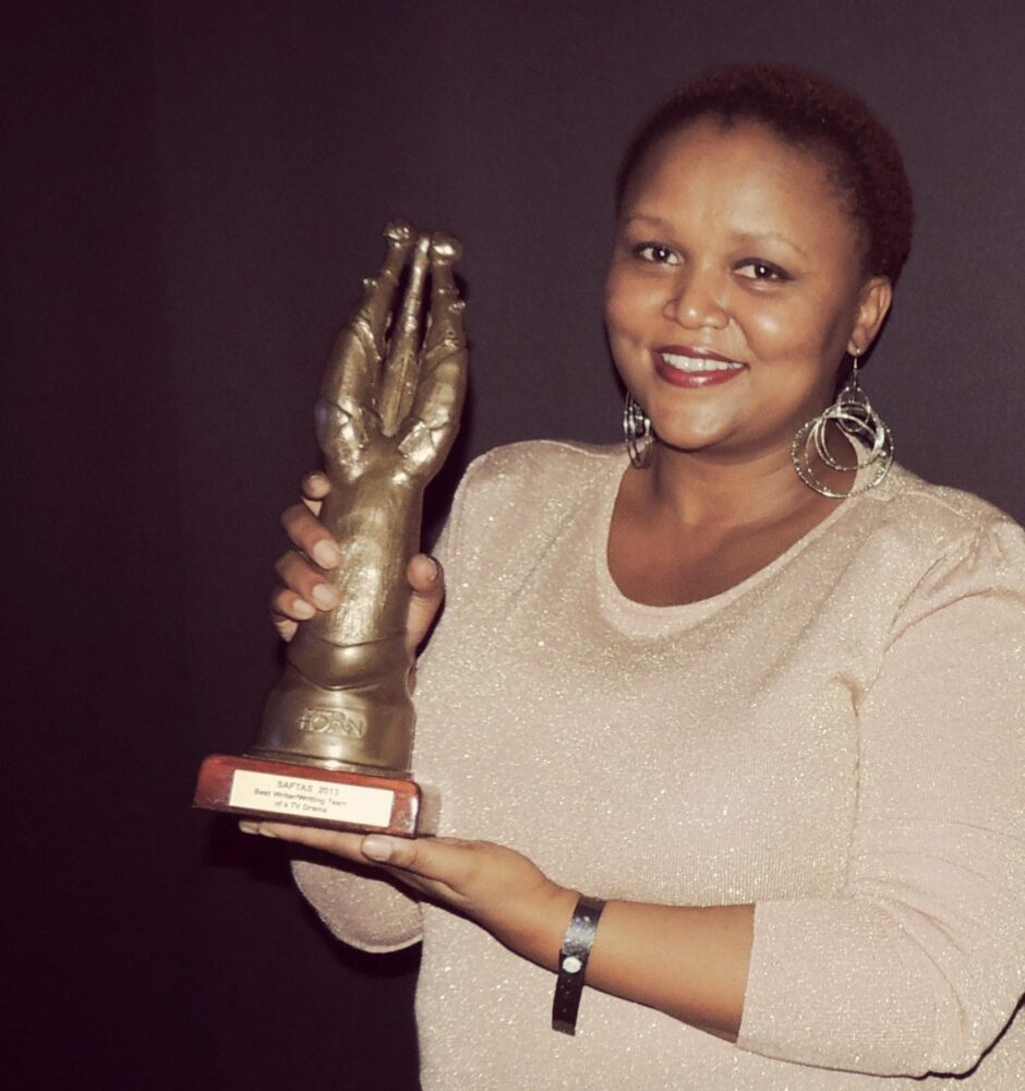 Busisiweandhersaftaawardforbestwritingondramaseriesfor4play,sextipsforgirls,2013photocredit Thentintilifactory