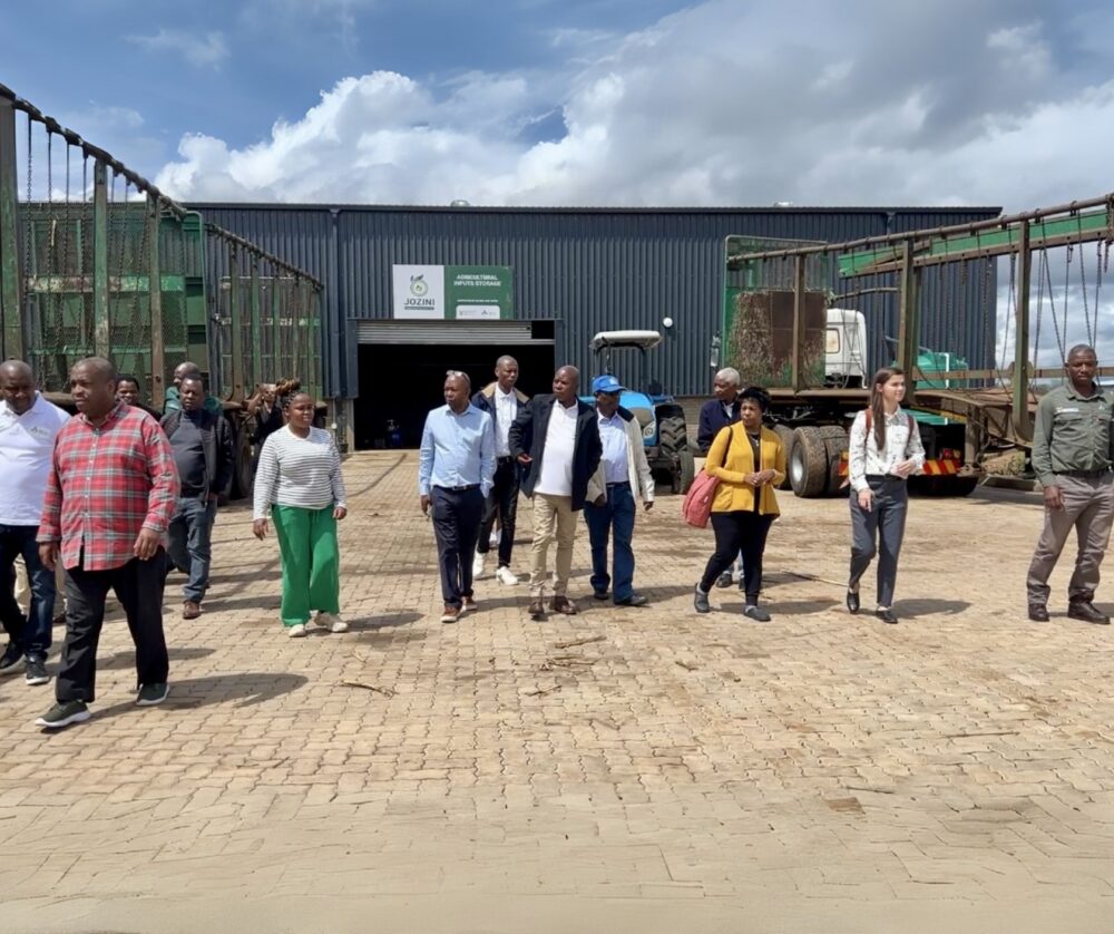 Participantsduringthefieldvisittojozinifarmerproductionsupportunit