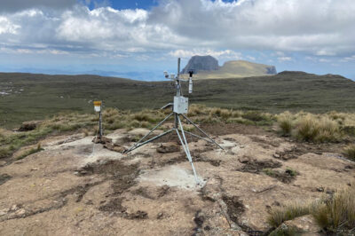 Southern Africa’s highest weather Station installed in the Drakensberg