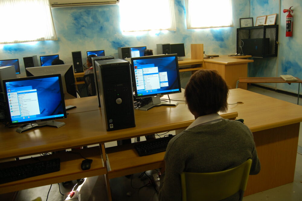 Computer Lab, Vukani Primary School Credit Konrad Glogowski