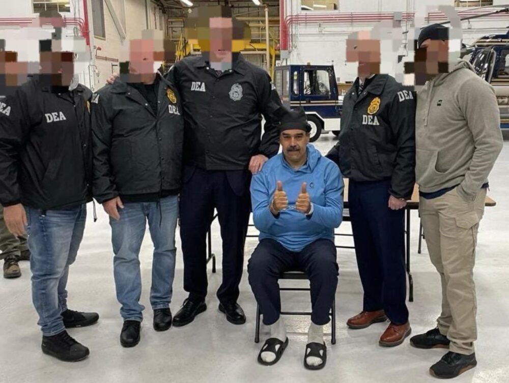 Nicolás Maduro Posing With Dea Agents Following His Capture By The United States