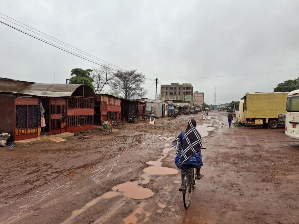 Thebackstreetsofkoudougouafterrain