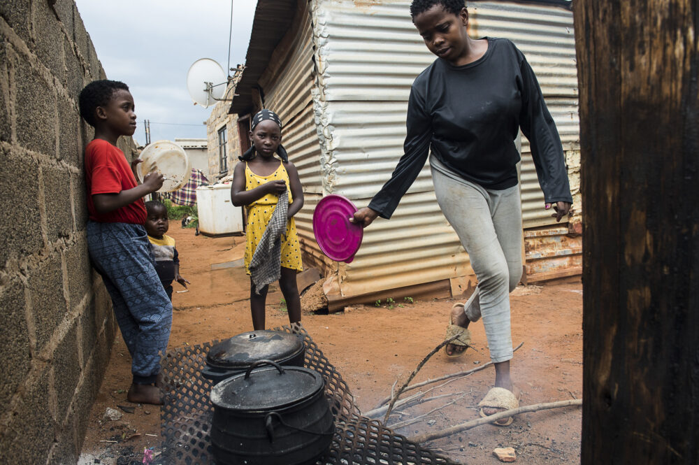 Fire Cooking Food 0936